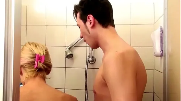 XXX German Step-Mom help Son in Shower and Seduce to Fuck Filem tenaga