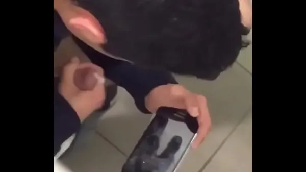 XXX golpeando a uno en el baño películas sobre energía