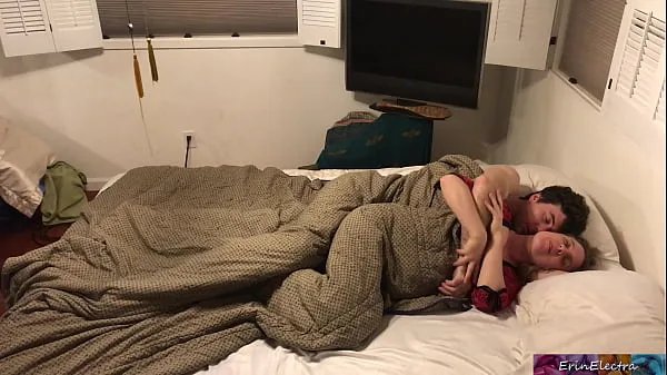XXX Stepson and stepmom get in bed together and fuck while visiting family - Erin Electra Filem tenaga