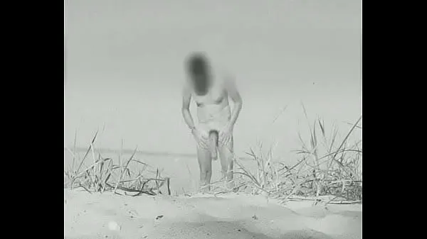 XXX Huge vintage cock at a German nude beach energifilmer