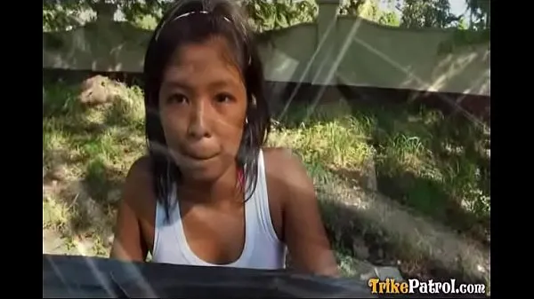 XXX Trixie, una chica filipina de piel oscura recogida por un extranjero que conducía el propio Trike películas sobre energía