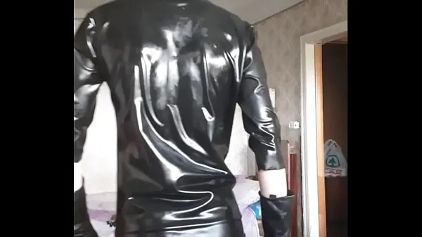 XXX Guy in black leather leggins and latex shirt energiefilms