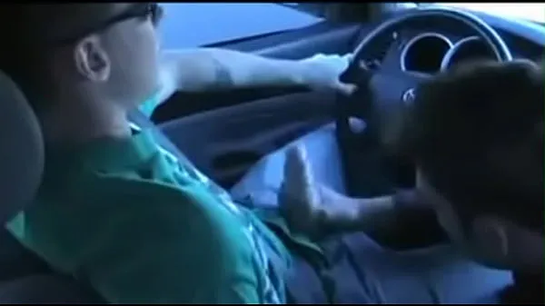 XXX sucking while driving 能量 電影