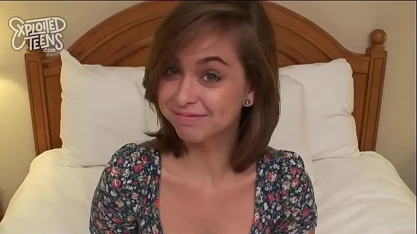 XXX Riley Reid peut être vue ici dans son premier porno Films énergétiques