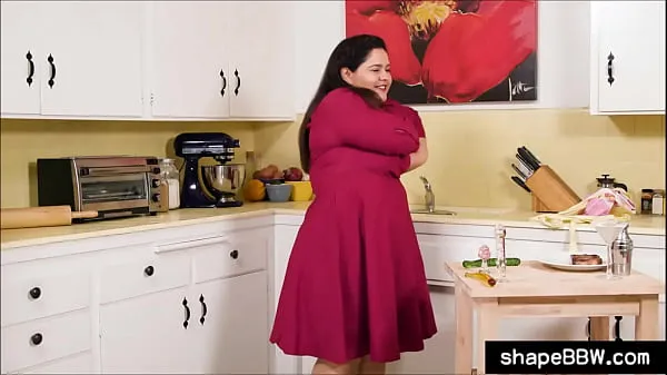 XXX Fat obese wife horny in the kitchen ภาพยนตร์พลังงาน