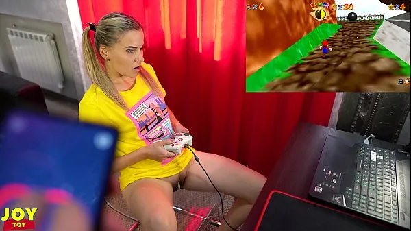 XXX Letsplay Retro Game With Remote Vibrator in My Pussy - OrgasMario By Letty Black energetických filmů