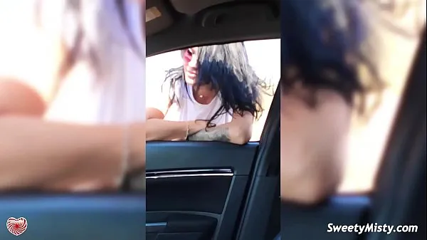 XXX Petite jeune fille suce et jouit dans la bouche - Public Films énergétiques