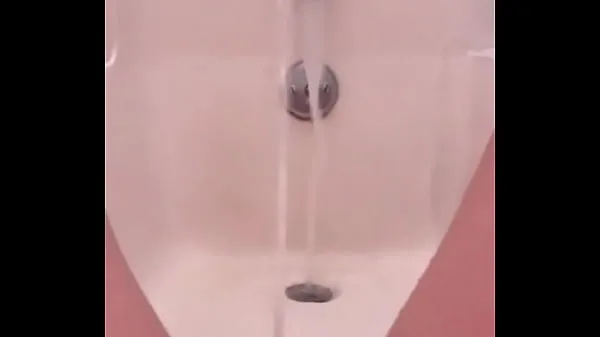 XXX 18 yo pissing fountain in the bath Filem tenaga