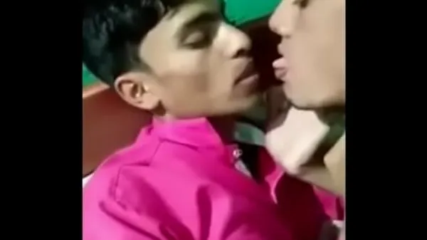 XXX Índios gays se beijando energia Filmes