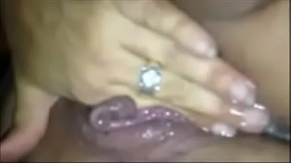 XXX Rubbing and Fingering Her Extremely Wet Cunt Film energi