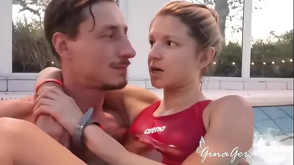 XXX Gina Gerson et Jason Steel baisent en public Films énergétiques