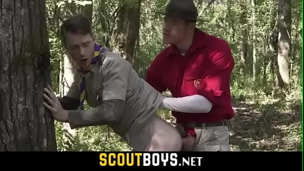 XXX モンスターコックの古いスカウトマスターがタイトなの肛門にコンドームをつけない-SCOUTBOYS.NET エネルギー映画