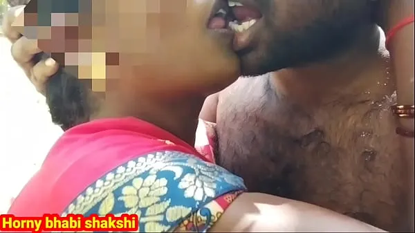 XXX Sexy tamilische junge Frau Training im Wald mit Küssen, Fingern und Ficken mit FremdenEnergiefilme