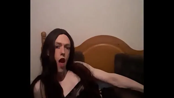 XXX Sexy transvestite masturbates on bed 에너지 영화