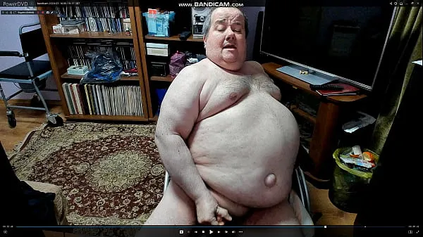 XXX The big belly fat man is again wonderfully masturbating películas sobre energía