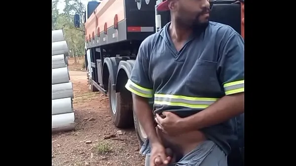 XXX Worker Masturbating on Construction Site Hidden Behind the Company Truck Film energi